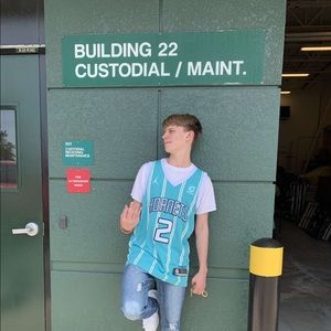 Meet your Posher, Maxwell